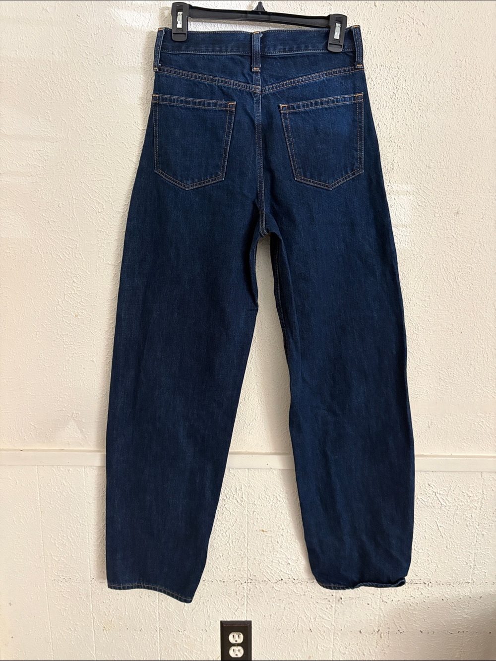 GAP women  Navy Relaxed barrel cut  Jeans - Picture 3 of 4